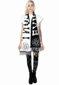 Too Fast Evil Cunt Knit In Scarf