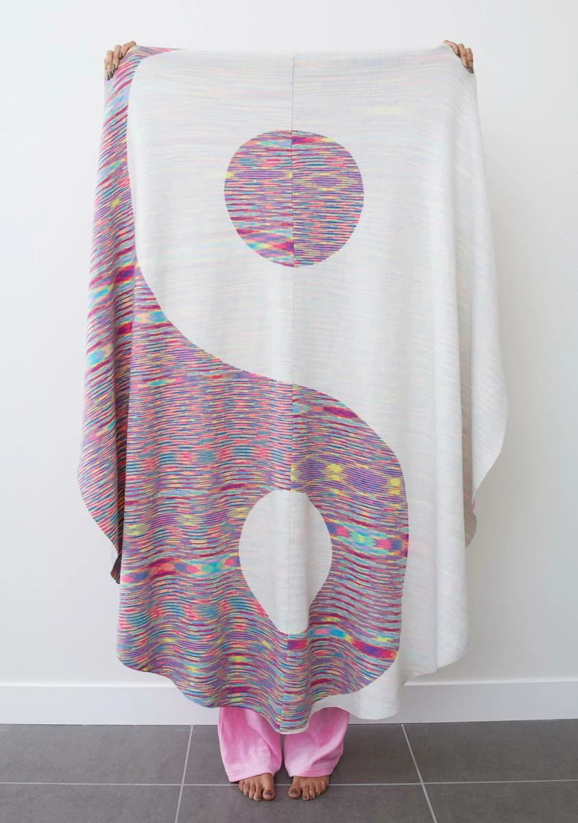 Dolls Home Glitch In Balance Throw Blanket - Image 5