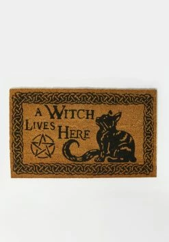 Nemesis Now Ltd A Witch Lives Here Doormat
