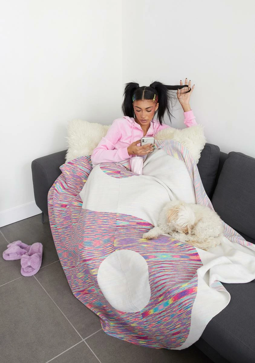 Dolls Home Glitch In Balance Throw Blanket - Image 4