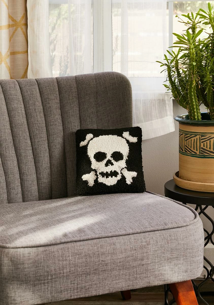 PKHC Skull & Cross Bones Hooked Pillow